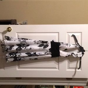 Halter dress White House black market size 2